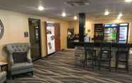 Bar, Kafe, dan Lounge 7 Cobblestone Inn & Suites Merrill