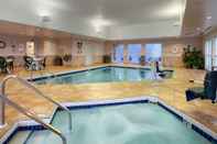 Swimming Pool Super 8 by Wyndham Madison South