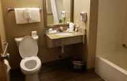 In-room Bathroom 2 Super 8 by Wyndham Milwaukee Airport