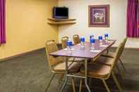 ห้องประชุม Super 8 by Wyndham Watertown WI