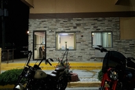 Fitness Center Americas Best Value Inn & Suites Harrisonville