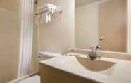 In-room Bathroom 3 Super 8 by Wyndham Williston ND