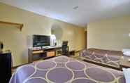 Bedroom 5 Super 8 by Wyndham Latham/Albany Airport