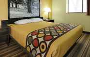 Bedroom 4 Super 8 by Wyndham Latham/Albany Airport