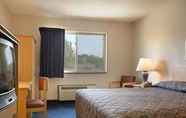 Bedroom 4 Super 8 by Wyndham Middletown