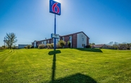 Exterior 4 Motel 6 Saukville, WI