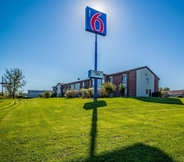 Bên ngoài 4 Motel 6 Saukville, WI