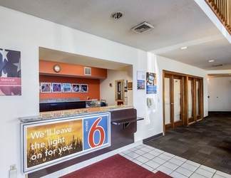 Sảnh chờ 2 Motel 6 Saukville, WI