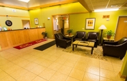 Lobby 2 Econo Lodge