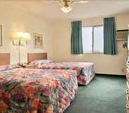 Bedroom 7 Super 8 by Wyndham Lexington