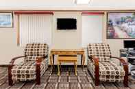 Common Space Super 8 by Wyndham Lexington