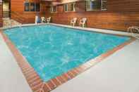 Swimming Pool Super 8 by Wyndham Baker City