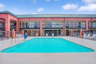 Swimming Pool Super 8 by Wyndham Knoxville East