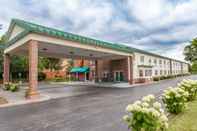 Bangunan Executive East Syracuse Hotel