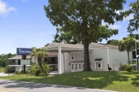 Exterior Travelodge by Wyndham Ocean Springs