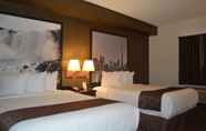 Bedroom 2 Super 8 by Wyndham Ambassador Bridge Windsor ON