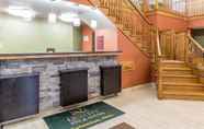 Lobi 6 Quality Inn & Suites Columbus West - Hilliard