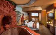 Bedroom 4 Fantasyland Hotel