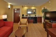 Common Space Courtyard by Marriott Springfield Airport