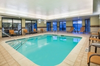 Swimming Pool Courtyard by Marriott Springfield Airport