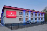 Exterior Ramada by Wyndham Bronx