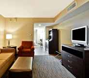 Common Space 5 Hilton Garden Inn Tampa North Busch Gardens