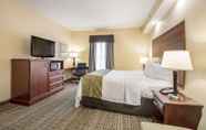 Bedroom 3 Quality Inn Oak Ridge
