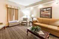 Common Space Quality Inn Oak Ridge