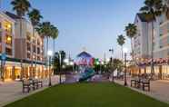 Common Space 4 Courtyard Orlando Lake Buena Vista in the Marriott Village