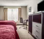 Bedroom 3 HomeTown Inn by Red Roof East Syracuse