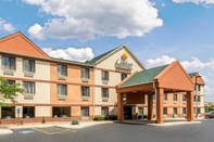 Exterior Comfort Inn & Suites near Tinley Park Amphitheater