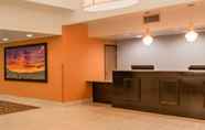 Lobi 7 Days Inn & Suites by Wyndham Tucson/Marana