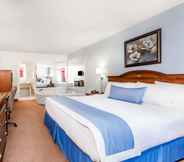 Phòng ngủ 4 Days Inn by Wyndham Hampton