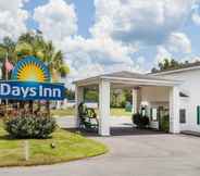 Exterior 2 Days Inn by Wyndham Hampton