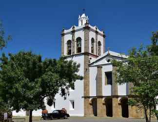 Exterior 2 Pousada Convento de Arraiolos - Historic Hotel