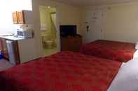 Bedroom Econo Lodge & Suites Saint John