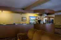 Lobby Norwood Inn & Suites - Roseville