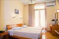 Kamar Tidur Cecil Hotel