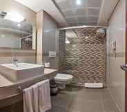 In-room Bathroom 2 Hotel Vicenza