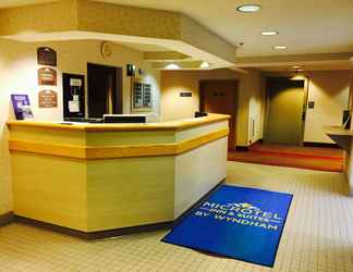 Lobby 2 Microtel Inn & Suites by Wyndham Baldwinsville/Syracuse