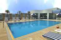 Swimming Pool Metropark Hotel Kowloon