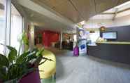 Lobi 4 Ibis Styles Dax Center