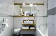 Toilet Kamar 2 Hotel Beaumont