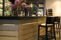 Bar, Cafe and Lounge L'Horizon Beach Hotel & Spa