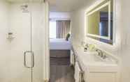 In-room Bathroom 7 Beach House Suites by the Don CeSar