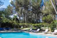 Swimming Pool Auberge De Noves