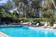 Swimming Pool Auberge De Noves