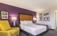 Bedroom 2 La Quinta Inn & Suites by Wyndham Cleveland - Airport North
