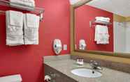 In-room Bathroom 6 Ramada by Wyndham East Orange