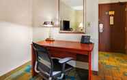 Bedroom 4 La Quinta Inn & Suites by Wyndham Albuquerque Journal Ctr NW